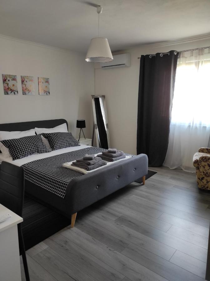 Apartman Domi Слуни Экстерьер фото